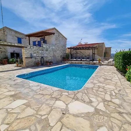 아파트 Poseidon's Pool Paradise Skarinou