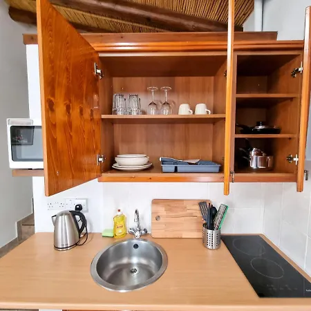 Poseidon's Pool Paradise Apartman Szkarínu